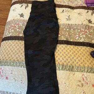 Lululemon base pace hr tight 25” size 12